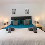 Σπίτι διακοπών Oaktree - 3 Bedrooms - Sleeps 6