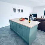 Oaktree - 3 Bedrooms - Sleeps 6 * Frizington