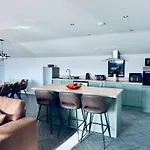 Oaktree - 3 Bedrooms - Sleeps 6 *