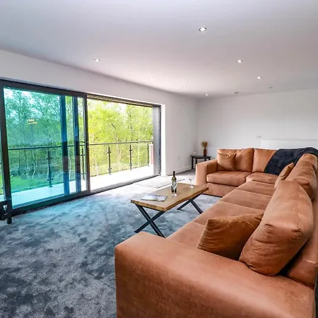 Oaktree - 3 Bedrooms - Sleeps 6