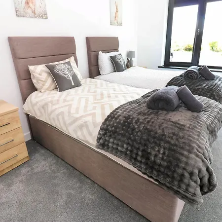 Oaktree - 3 Bedrooms - Sleeps 6 Frizington