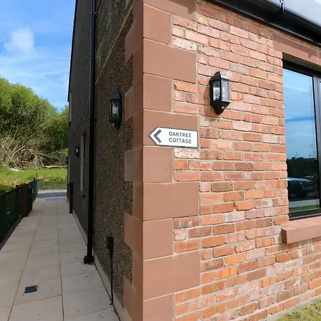 Oaktree - 3 Bedrooms - Sleeps 6 * Frizington