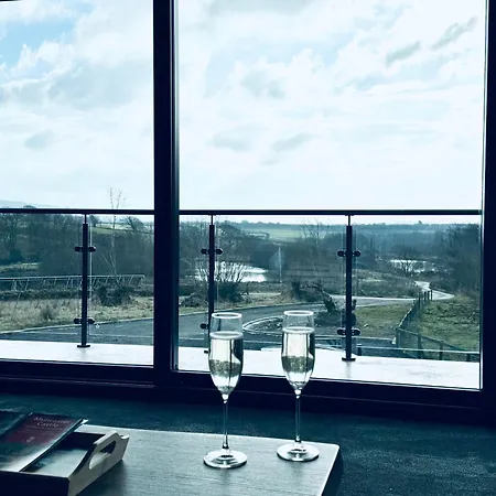 Oaktree - 3 Bedrooms - Sleeps 6 * Frizington