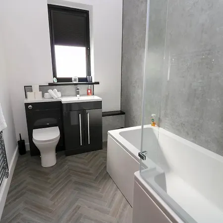 Oaktree - 3 Bedrooms - Sleeps 6